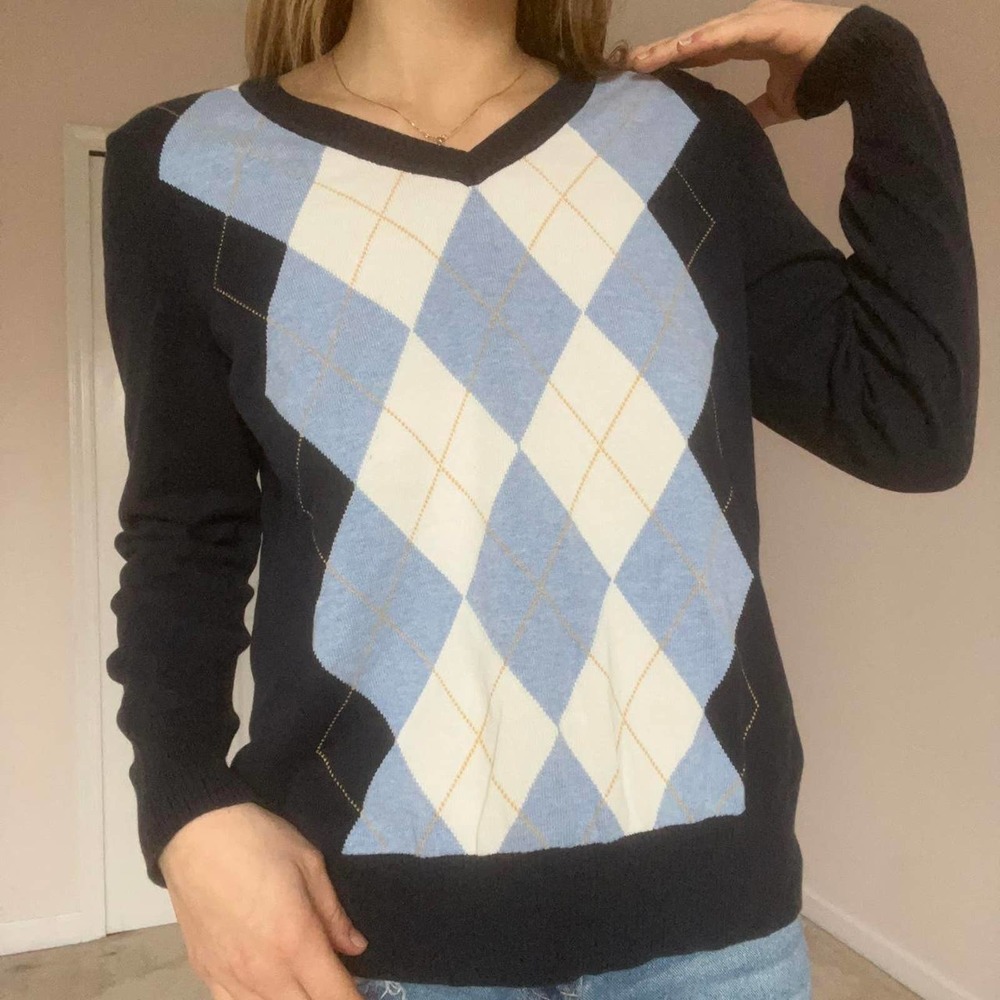 Super cute vintage argyle sweater